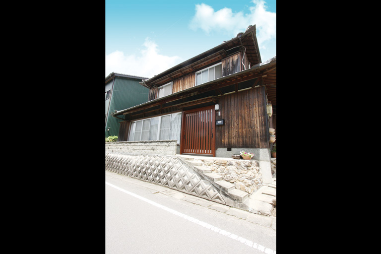 とうさいかん玄関ドア施工事例