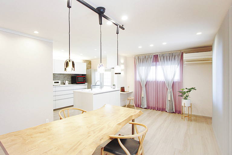 リノベーションとうさいかんプラス和歌山_LDK＿施工実例